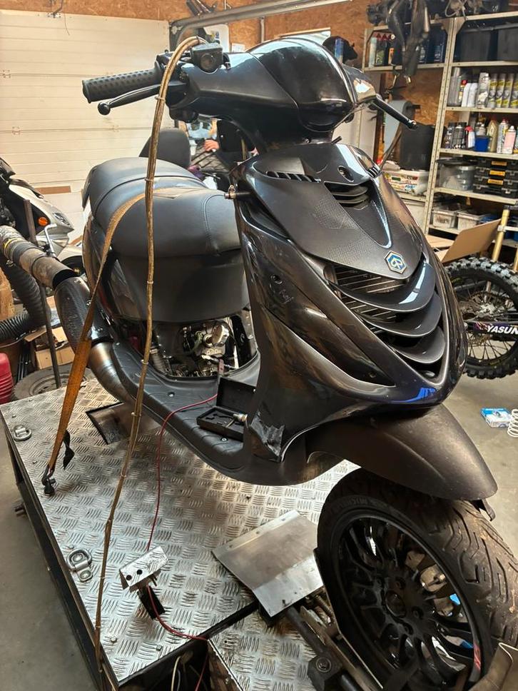 Zip 183 toronda, Fietsen en Brommers, Scooters | Piaggio, Zo goed als nieuw, Zip, Benzine, Ophalen of Verzenden