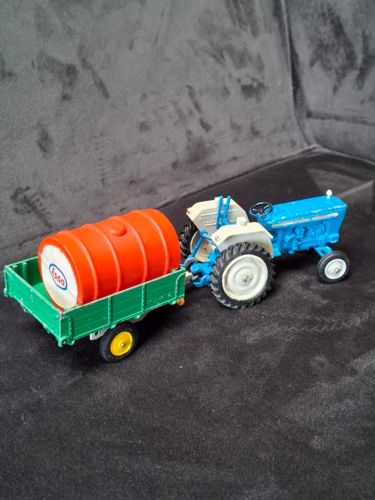Britains Ford 5000 ltd + kipper aanhanger ltd + ESSO TANK, Ophalen of Verzenden, Gebruikt, Tractor of Landbouw, Britains