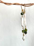 2 verschillende oorbellen barok parel, Sieraden, Tassen en Uiterlijk, Oorbellen, Ophalen of Verzenden, Zo goed als nieuw, Goud