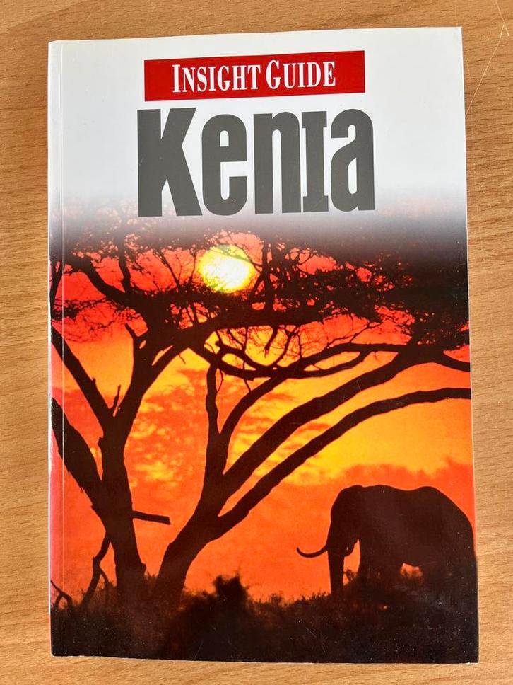 Kenia reisboek insight guide, Boeken, Reisgidsen, Zo goed als nieuw, Reisgids of -boek, Europa, Overige merken, Ophalen of Verzenden