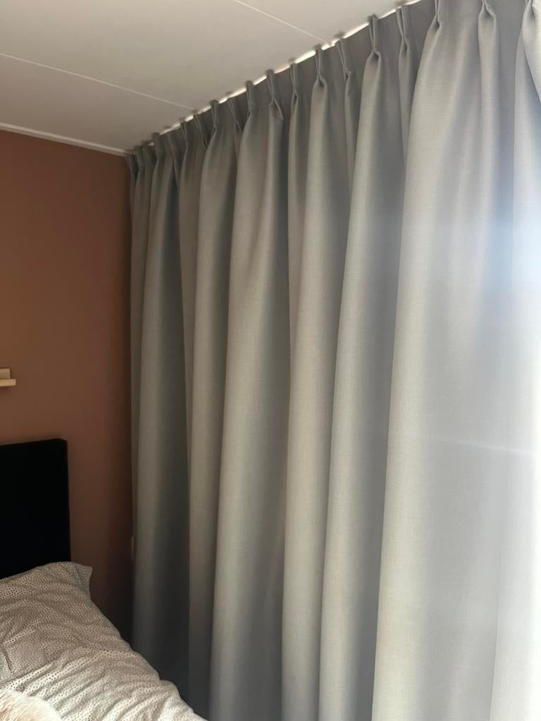 Verduisterende gordijnen, 200 cm of meer, 150 tot 200 cm, Ophalen of Verzenden, Zo goed als nieuw