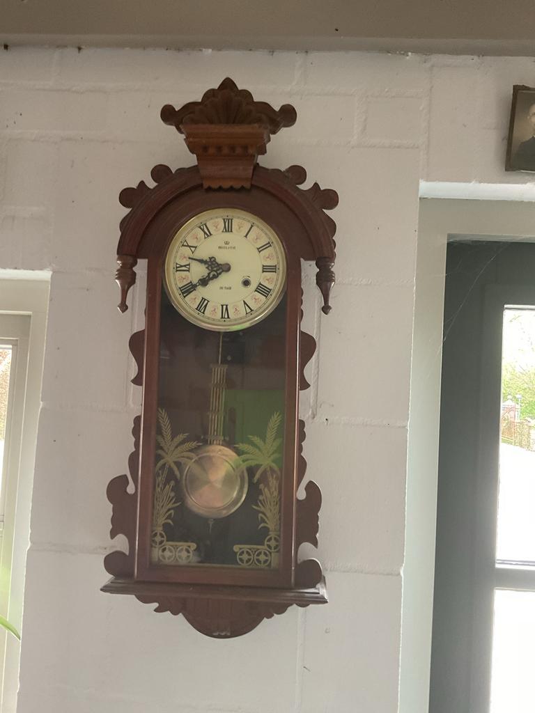 Houten wandklok met slinger, Ophalen of Verzenden