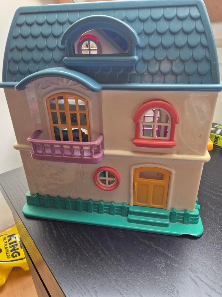 Vintage Poppenhuis met Meubels en Poppen, Kinderen en Baby's, Speelgoed | Poppenhuizen, Ophalen of Verzenden