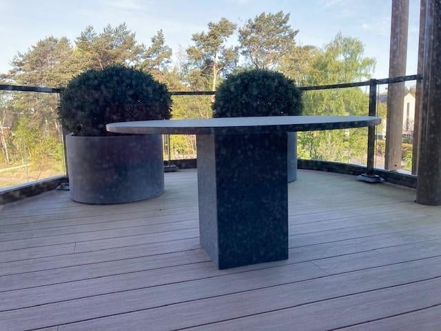 Tuintafel Garden Collection: graniet, Tuin en Terras, Tuintafels, Ophalen, Zo goed als nieuw, Rond, Overige materialen