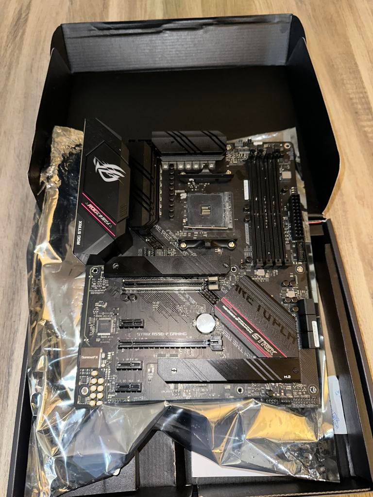 Rog Strix B550-F moederbord, Ophalen of Verzenden, Nieuw, AMD, DDR4