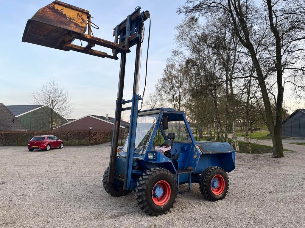 Ruwterrein heftruck met kiepbak en sideshift, Zakelijke goederen, 3000 tot 4000 kg, Ophalen, Diesel, Heftruck