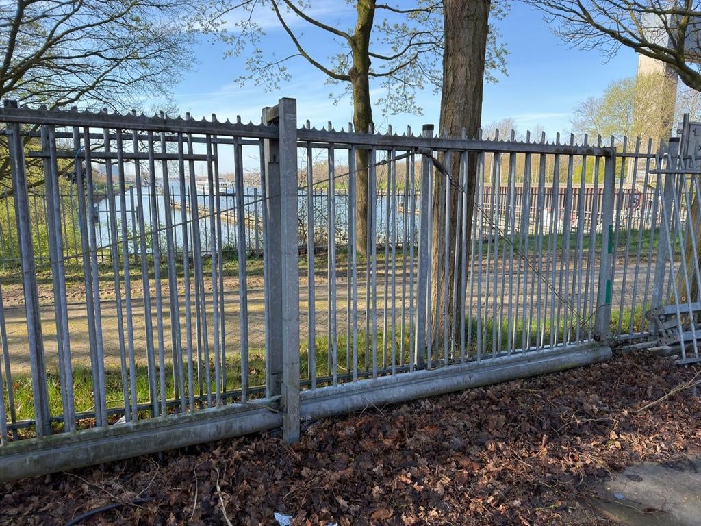 Robuust Schuifhek / Hekwerk - Ideaal voor Afsluiting, Ophalen, Gebruikt, IJzer, Spijlenhekwerk