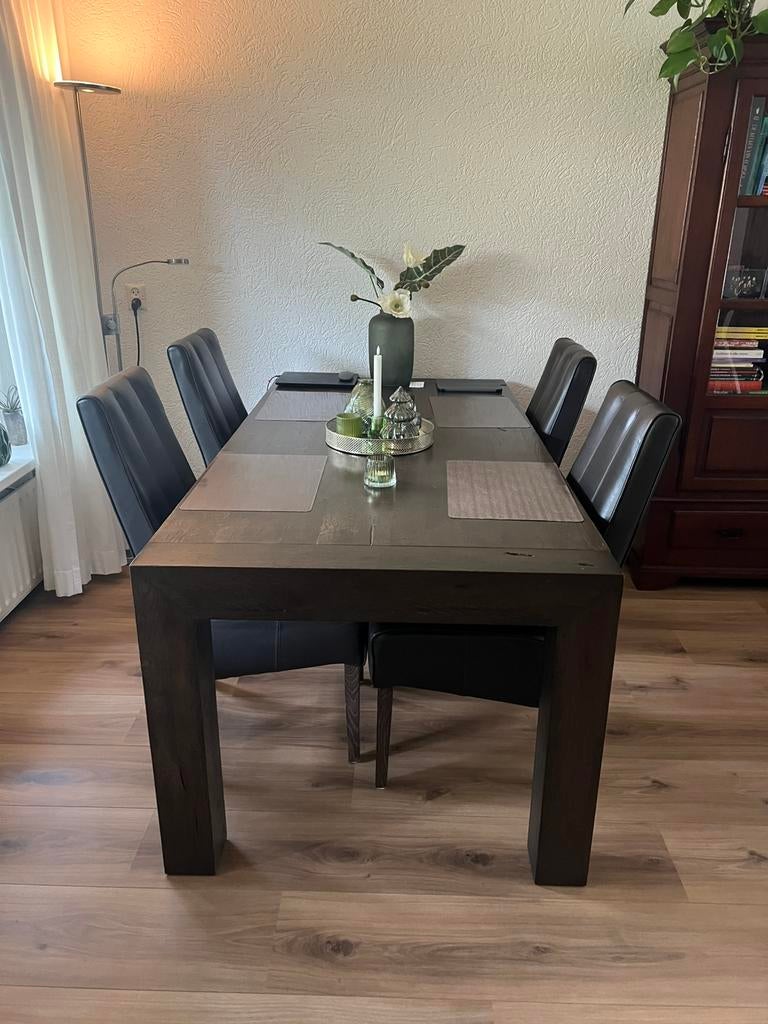 Mooie zware eiken eettafel + 4 leren stoelen, Ophalen of Verzenden, Gebruikt, Tijdloos