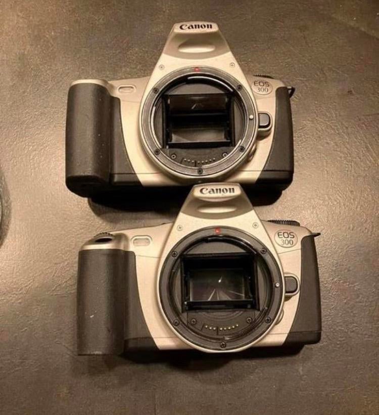 Canon EOS 300 analoog (2x), Ophalen of Verzenden, Zo goed als nieuw, Spiegelreflex, Canon