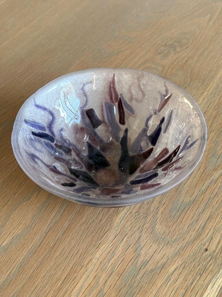Handgemaakt gekleurde glazen schaal, Ophalen of Verzenden, Overige stijlen, Glas, Schaal of Schalen