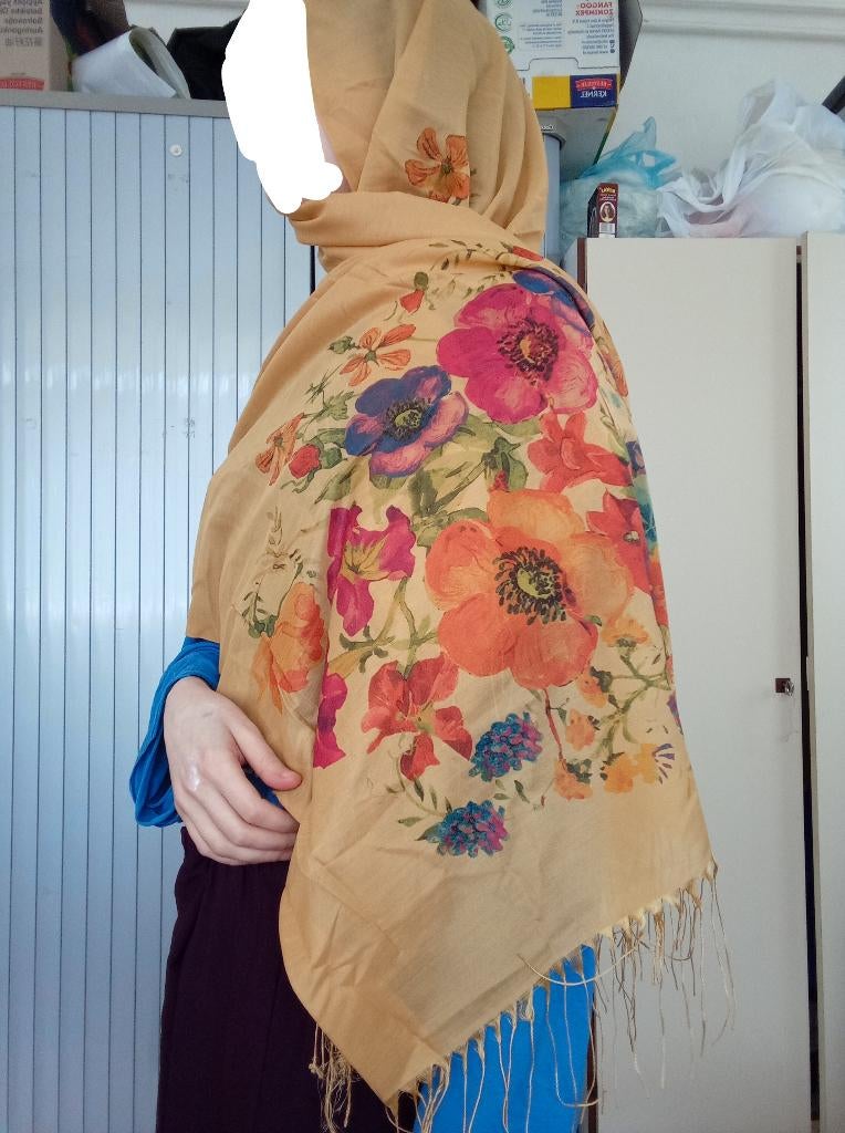 Bloemen print sjaal hijab Bonjela, Verzenden, Maat 42/44 (L), Zo goed als nieuw, Sjaal