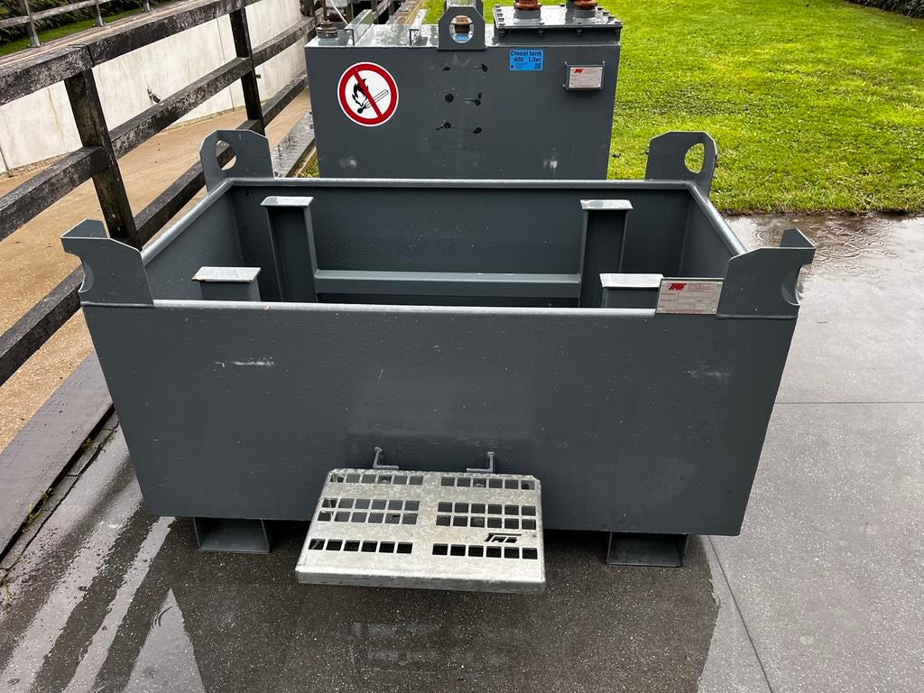 Dieseltank/brandstoftank met opvangbak - 400 liter, Ophalen, Gebruikt