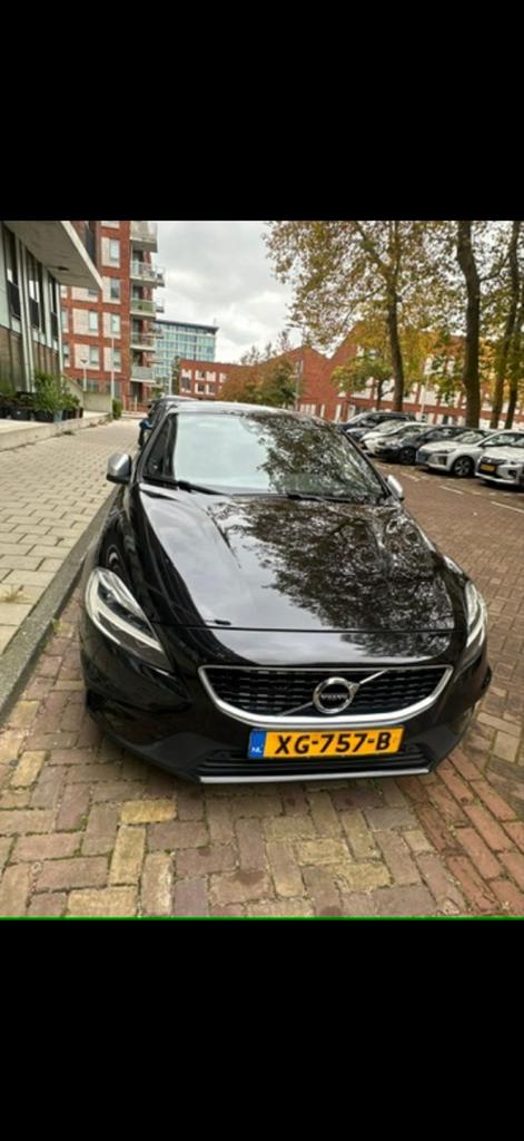 Volvo V40 1.5 T3 152PK Geartronic 2019 Zwart, Auto's, Volvo, 1498 cc, Zwart, 4 cilinders, 700 kg