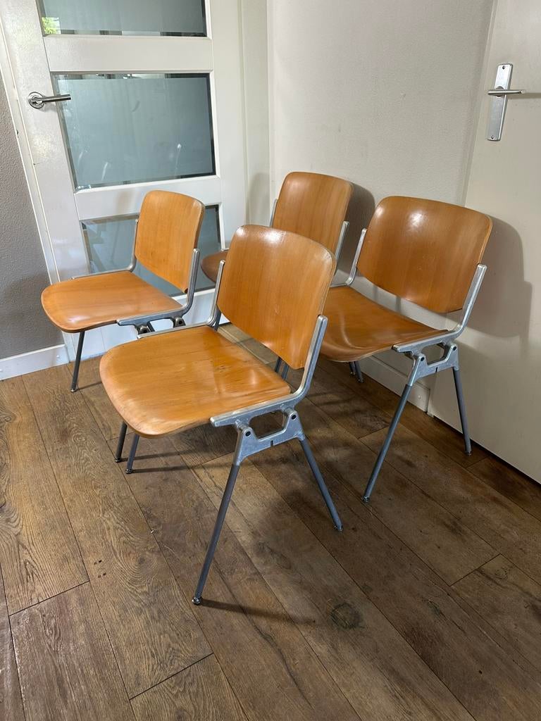 4 Vintage DSC 106 stoelen Giancarlo Piretti voor Castelli, Bruin, Ophalen of Verzenden, Vier, Hout