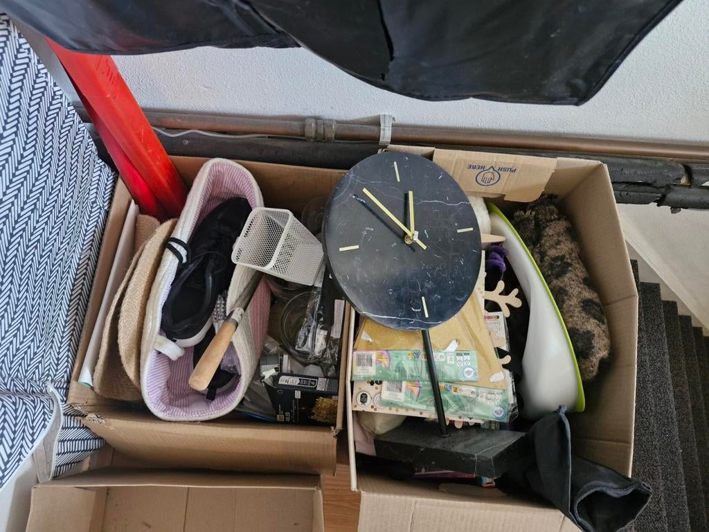 2 dozen rommelmarkt spullen, Diversen, Ophalen