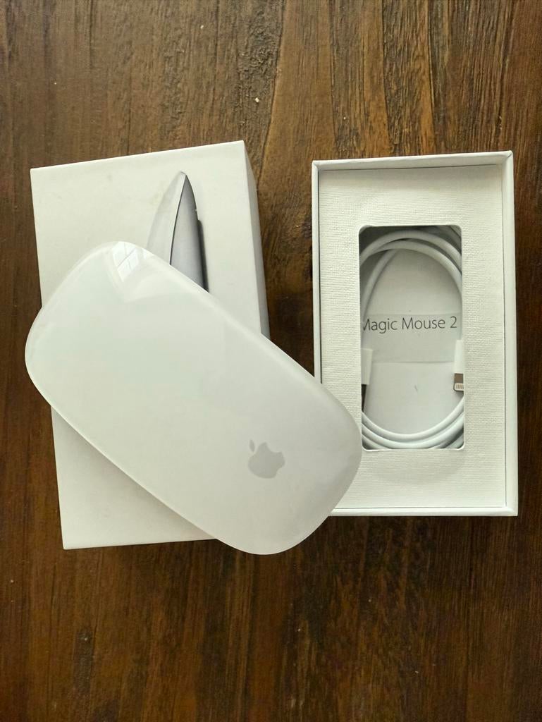 Apple Magic Mouse 2 - Draadloze Oplaadbare Muis, Rechtshandig, Muis, Ophalen of Verzenden, Zo goed als nieuw