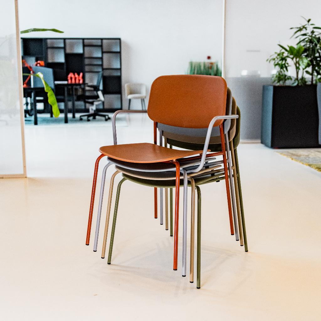 Mobboli Cap Set van 4 stoelen, Huis en Inrichting, Stoelen, Ophalen, Nieuw, Overige kleuren, Vier