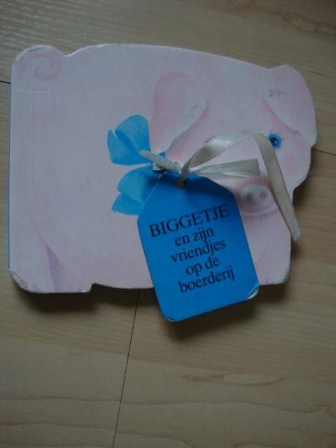 BIGGETJE EN ZIJN VRIENDJES OP DE BOERDERIJ gekartonneerd, Boeken, Ophalen of Verzenden, Gelezen, 1 tot 2 jaar