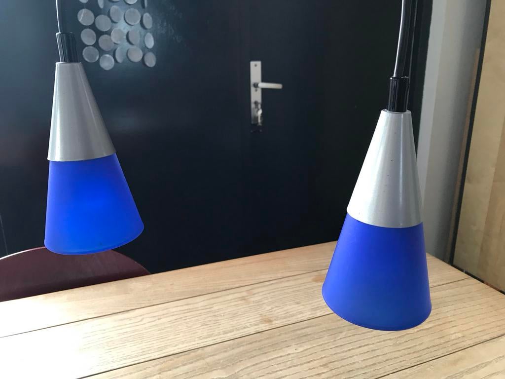 Hanglampen met blauw melkglas, set van 2, Ophalen of Verzenden, Gebruikt, Glas, Minder dan 50 cm