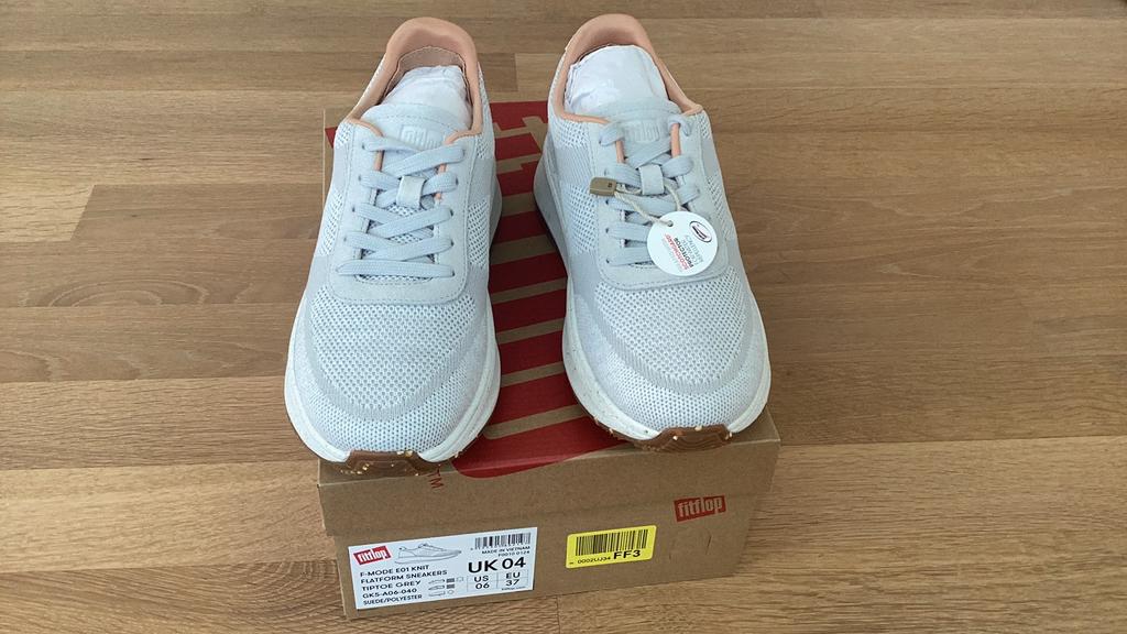 Nieuwe sneakers maat 37, Kleding | Dames, Schoenen, Ophalen of Verzenden, Nieuw, Grijs, Sneakers of Gympen