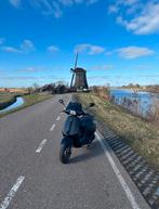 Vespa sprint , bromscooter, matzwart, Ophalen, Maximaal 45 km/u, Vespa S, Zo goed als nieuw