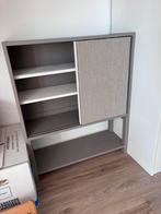 Grijs houten kastje met schuifdeuren, Ophalen, Zo goed als nieuw, 25 tot 50 cm, Minder dan 100 cm