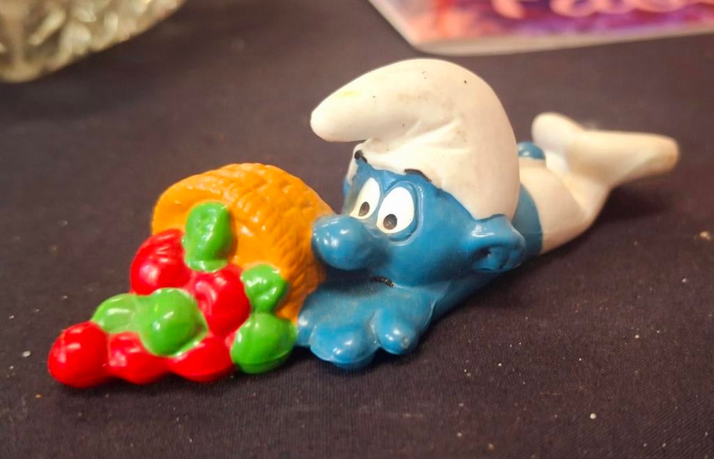 Schleich Klungelsmurf met fruitmand 1983, Ophalen of Verzenden, Zo goed als nieuw