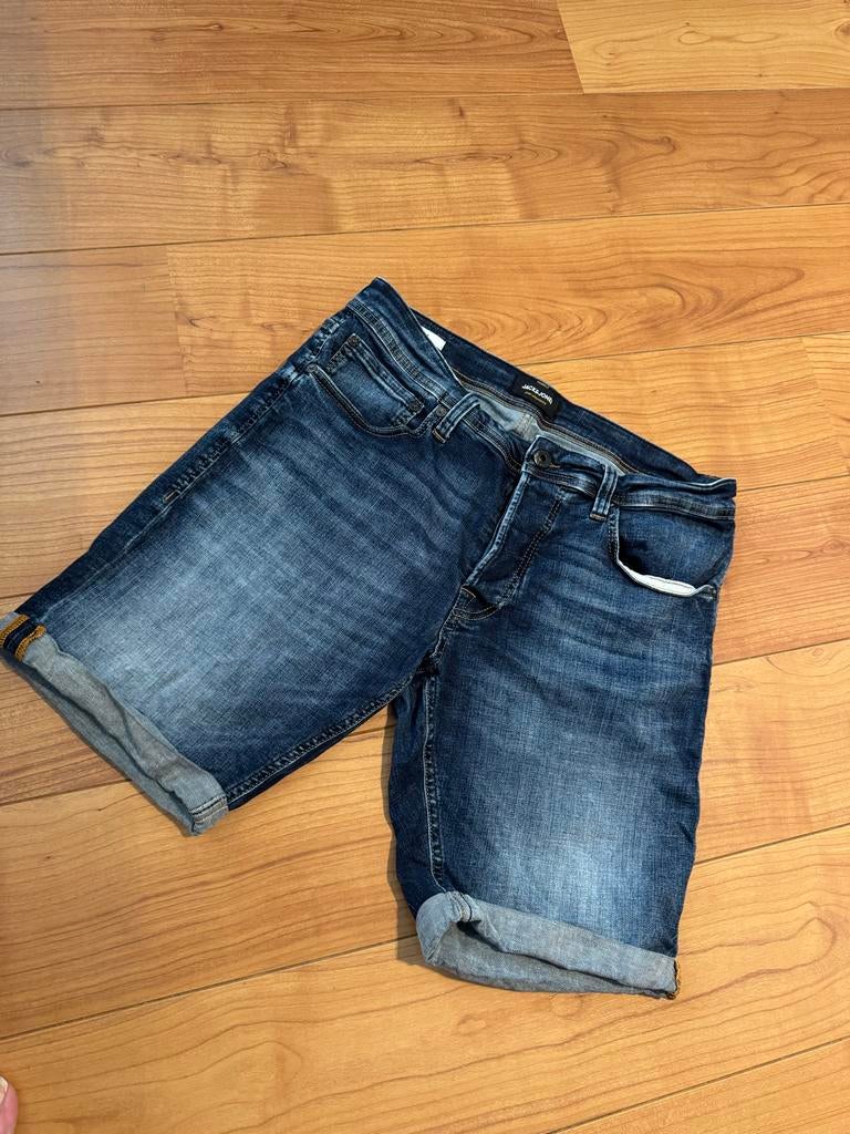 Jack & Jones spijkerbroek korte broek maat M, Kleding | Heren, Spijkerbroeken en Jeans, Ophalen of Verzenden, Gedragen, Blauw