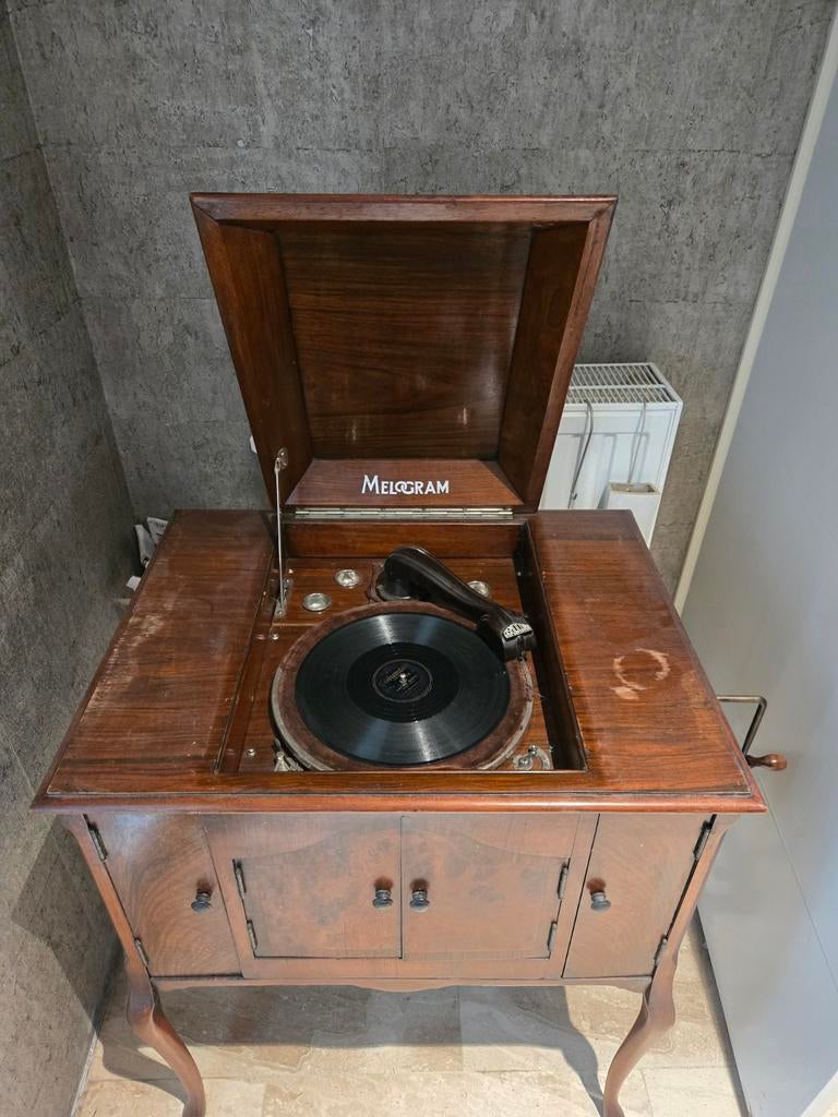 Melogram platenspeler meubel, Antiek en Kunst, Antiek | Tv's en Audio, Ophalen
