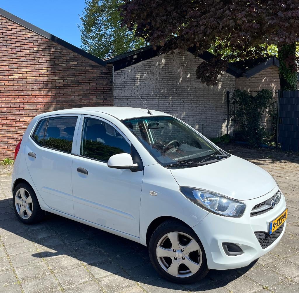 Hyundai i10 1.2 GLS Comfort 5DR 2011 Wit, Auto's, Voorwielaandrijving, Euro 5, 4 cilinders, Wit