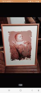 Schilderij met Baby in rieten Mand, Ophalen, Minder dan 50 cm, Zo goed als nieuw, Minder dan 50 cm