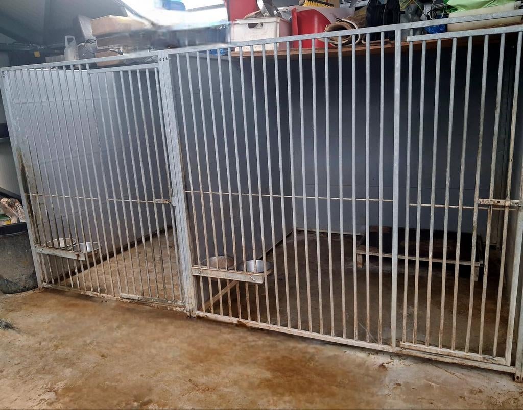 2 honden kennels, Dieren en Toebehoren, Ophalen, 110 cm of meer, 100 cm of meer