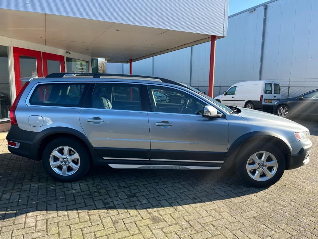 Volvo XC70 2.4 176PK Momentum Trekhaak/Bluethooth/Navigatie, 1634 kg, XC70, Diesel, USB