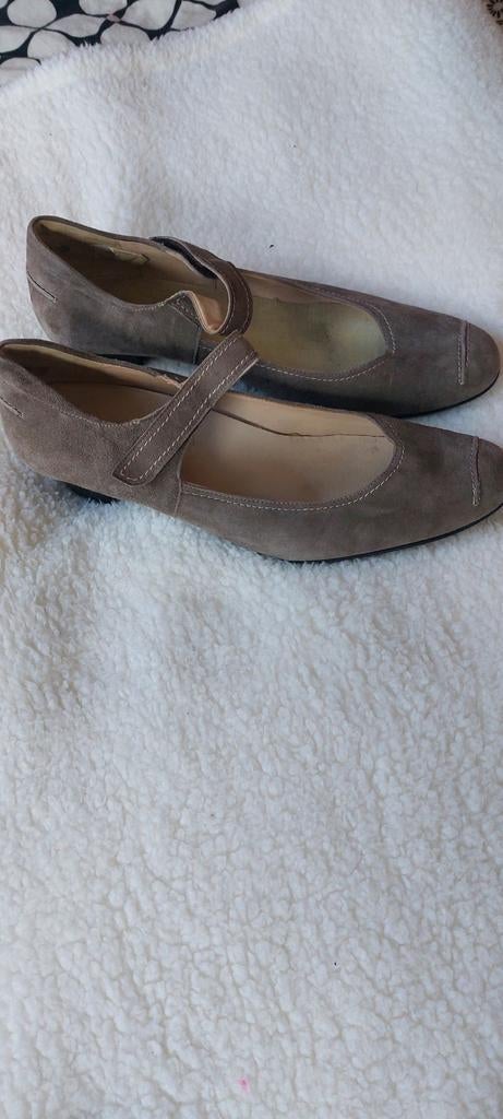 Semler pump met band maat 44  wijdte G, Kleding | Dames, Schoenen, Ophalen of Verzenden, Zo goed als nieuw, Sneakers of Gympen