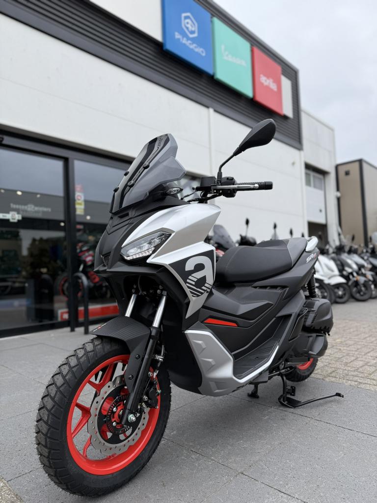 Aprilia SR GT Sport 125cc actie, Niet ingevuld, Scooter, Bedrijf, Niet ingevuld