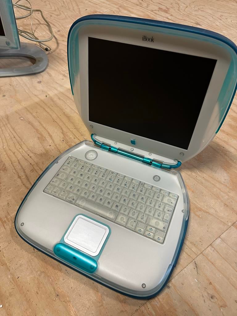 Vintage Apple iBook G3 Clamshell - Blueberry, Gebruikt, Overige modellen, Minder dan 4 GB, Qwerty