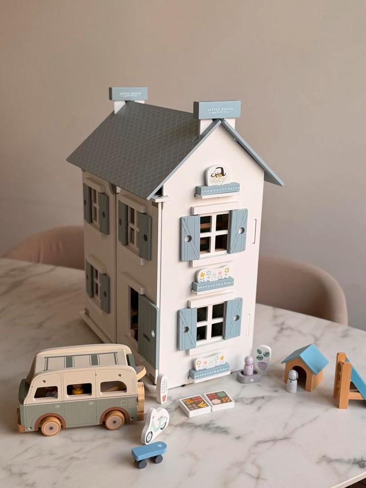 Little Dutch Houten Poppenhuis met Camper en Meubels, Kinderen en Baby's, Speelgoed | Poppenhuizen, Gebruikt, Poppenhuis, Ophalen of Verzenden