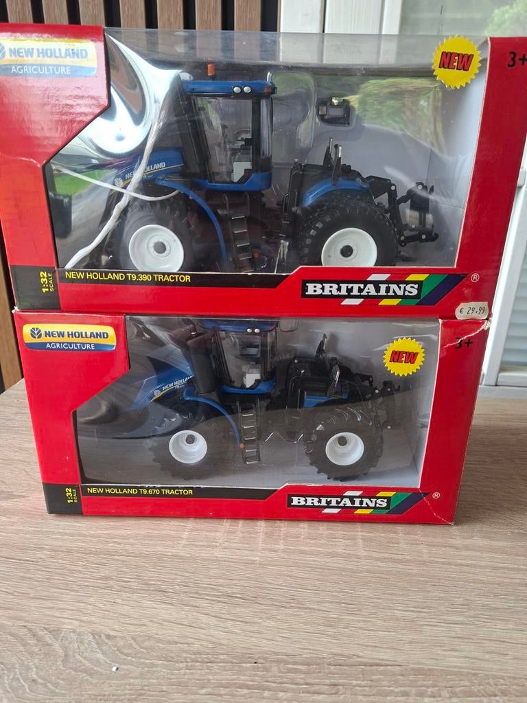 2x Britains New Holland T9.390 & T9.670 Tractoren 1:32, Overige merken, 1:32 tot 1:50, Overige typen, Nieuw
