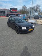 Volkswagen Golf 1.6 77KW 2003 Zwart met 2 set velgen, Voorwielaandrijving, 1145 kg, 4 cilinders, 1200 kg