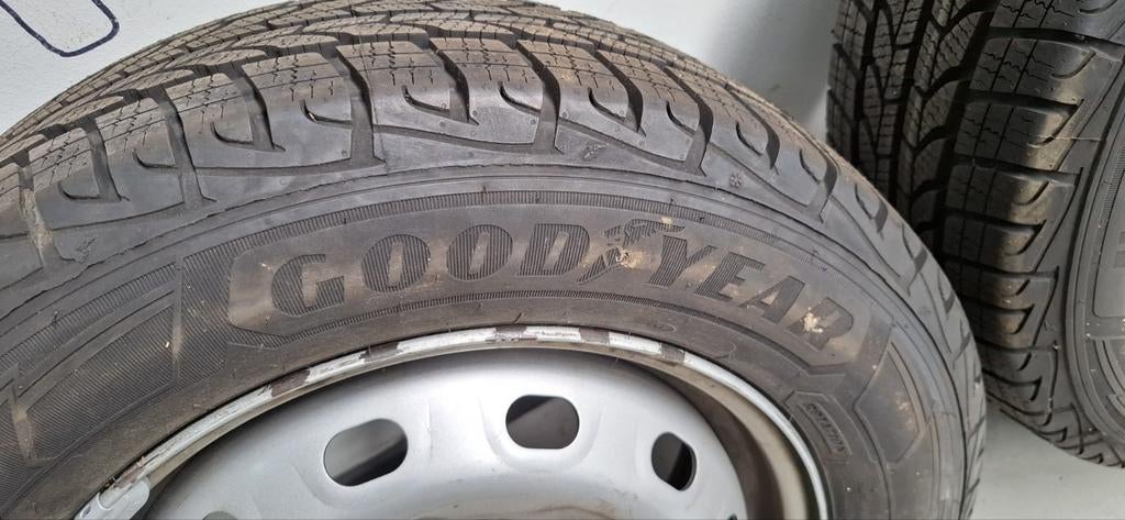 Gloednieuwe Goodyear banden 205/65R16C 2 stuks, Ophalen, Bestelwagen, 16 inch, Nieuw