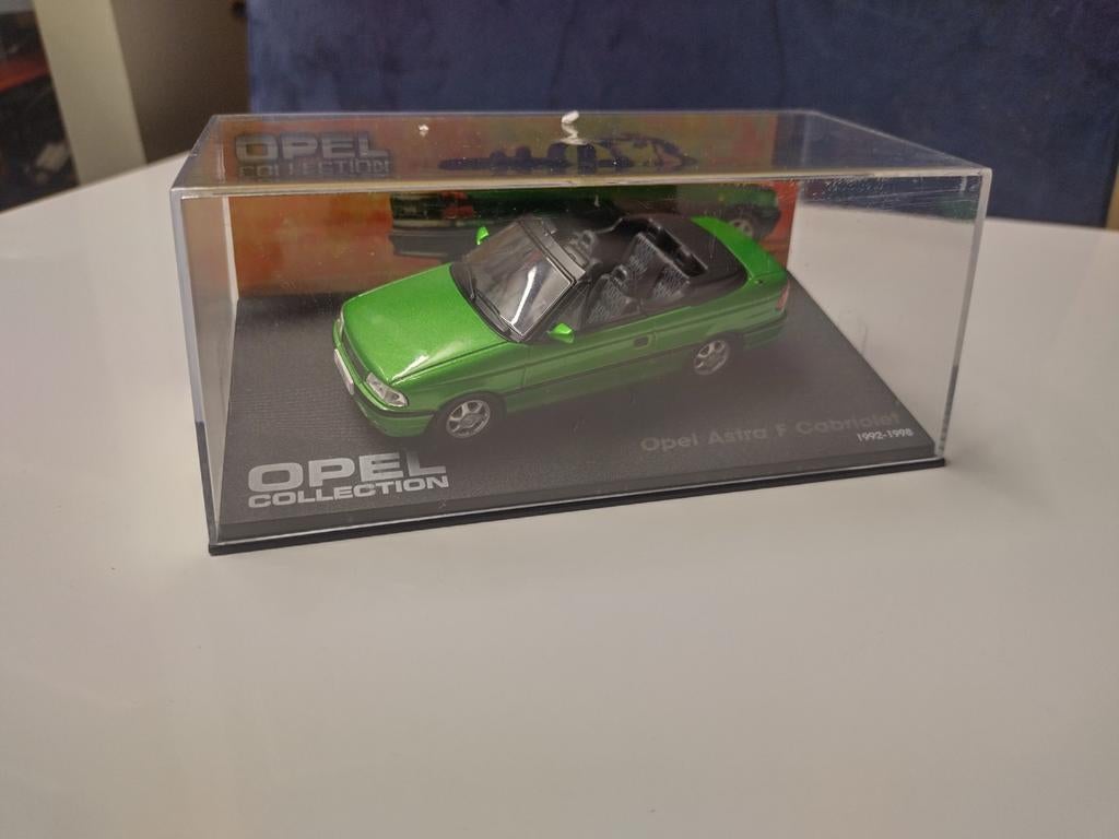 Opel Astra f Cabrio 1:43 Opel collection., Hobby en Vrije tijd, Modelauto's | 1:43, Ophalen of Verzenden, Zo goed als nieuw, Auto