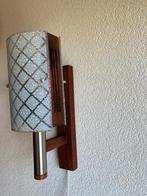 Vintage wandlamp jaren 60 (melkglas met ruitpatroon), Ophalen of Verzenden, Gebruikt, Glas