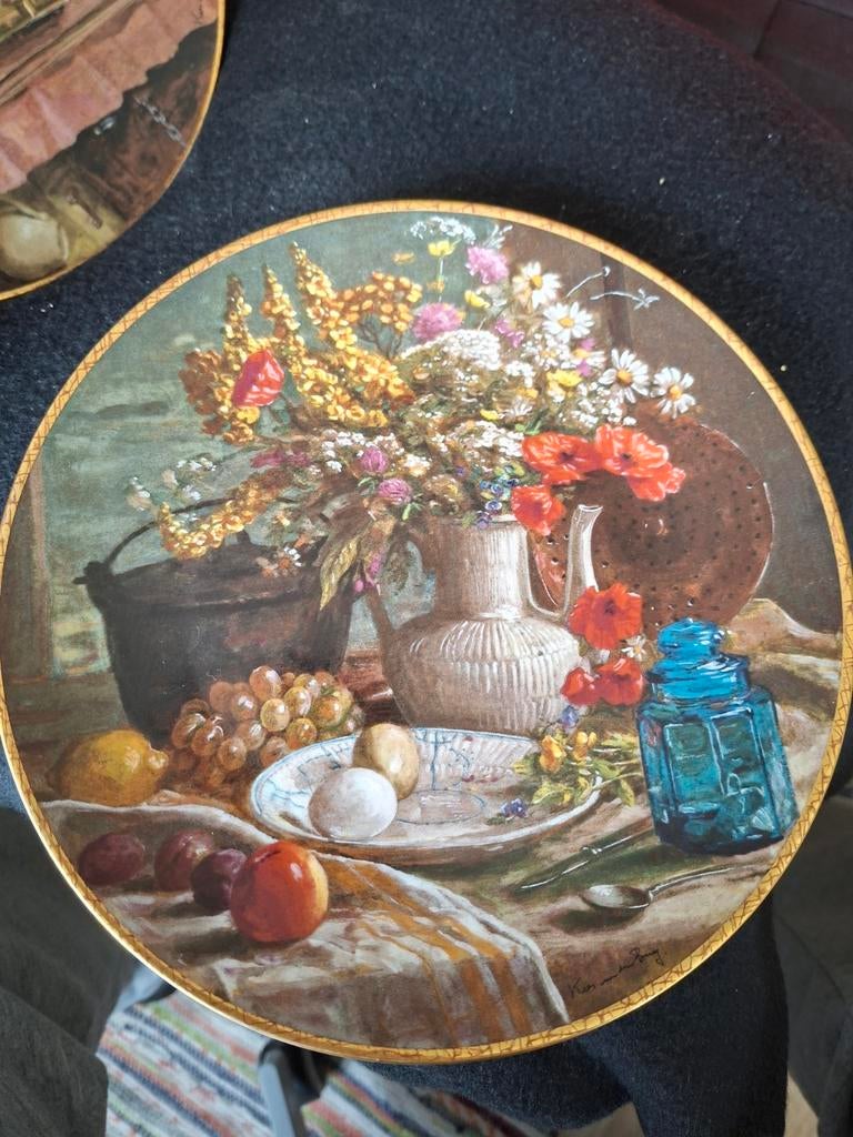 Royal Mosa. Stilleven geschilderd door Kees vd Berg 1988, Antiek en Kunst, Antiek | Wandborden en Tegels, Ophalen