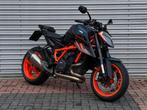 KTM SuperDuke 1290 R | TechPack | AKRA | 5000KM | Koffers, Motoren, 2 cilinders, Traction Control, Motorrijbewijs A, Bedrijf