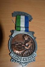 hele bijzondere vintage zware/grote medaille ''kantkloster'', Ophalen of Verzenden, Overige materialen, Buitenland