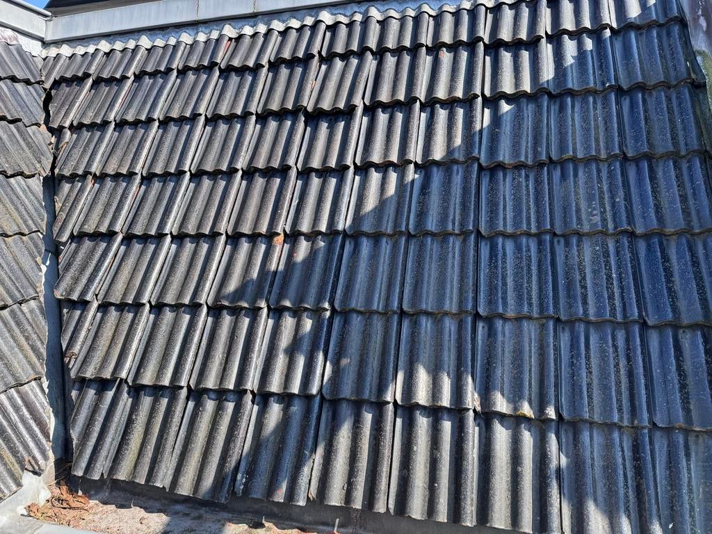 Friese golfjes dakpannen - Gebruikt, goede staat, Doe-het-zelf en Verbouw, Ophalen, Gebruikt, Steen of Klei, 15 m² of meer