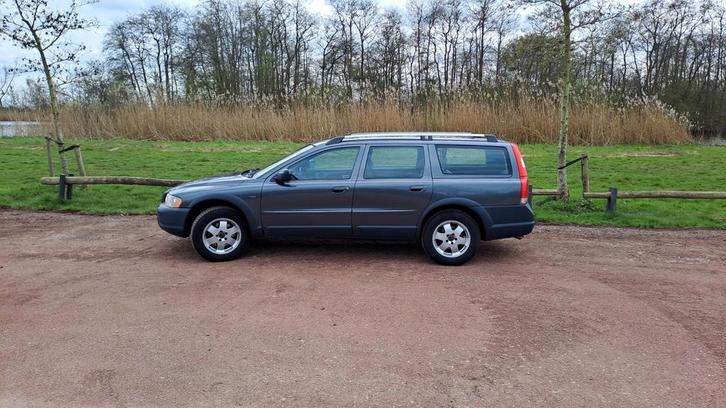 Volvo XC70 2.5 T AWD 2004 Grijs, Auto's, Volvo, Particulier, XC70, 4x4, ABS, Adaptive Cruise Control, Airbags, Airconditioning