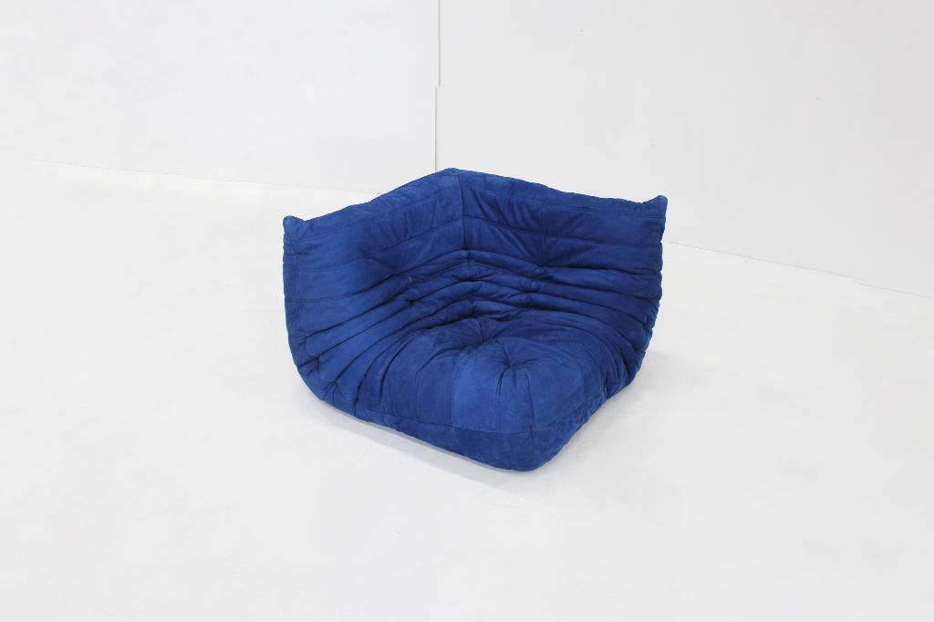 Togo hoek fauteuil blauw nubuck leer Ligne Roset, Huis en Inrichting, Fauteuils, Design, Ophalen of Verzenden, Zo goed als nieuw