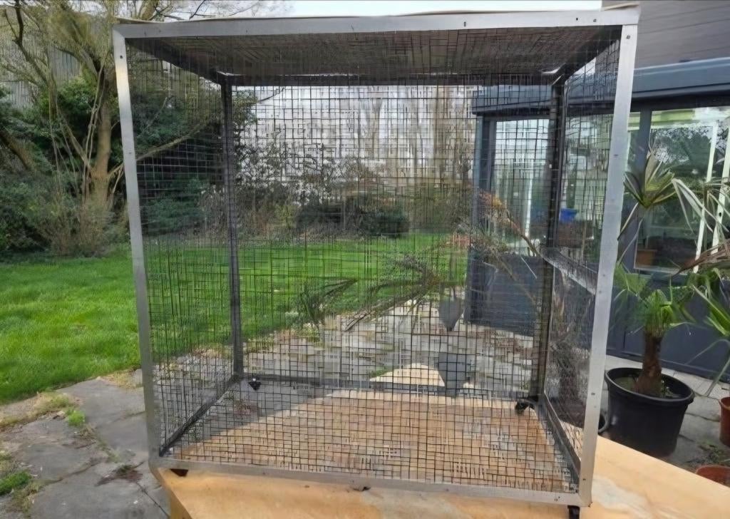 Volière/ vogelkooi, Ophalen, Zo goed als nieuw, Aluminium, Vogelkooi