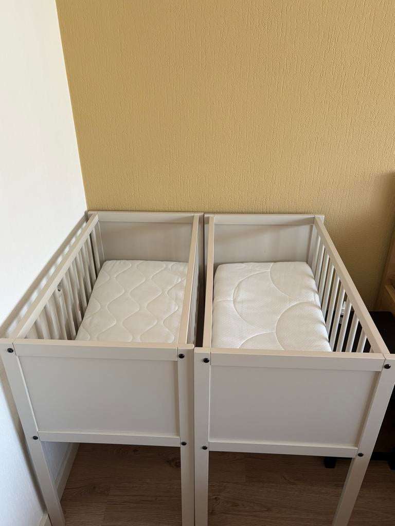 2 wiegjes met matrassen teab, Kinderen en Baby's, Babywiegjes en Ledikanten, Ophalen, Zo goed als nieuw, Wieg